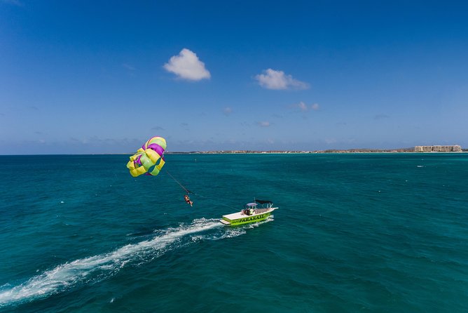 Parasailing in Palm Beach Aruba