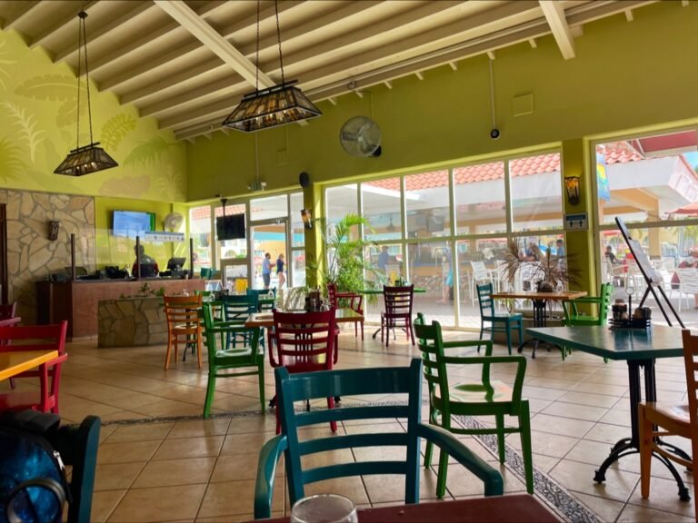 The Islander Bar and Grill Aruba: Casual Beachfront Dining on Eagle Beach