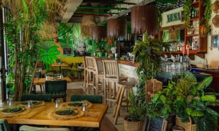 Nusa Aruba: Indonesian Rijsttafel in the Heart of Oranjestad