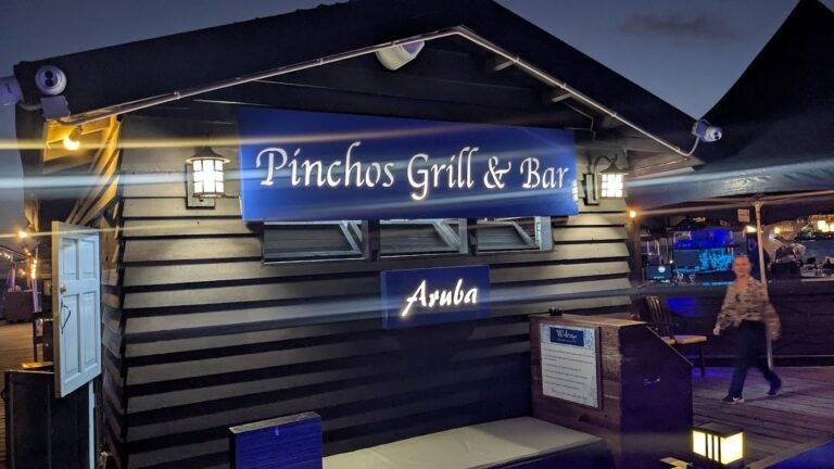 Pinchos Grill Aruba: Dinner on the Pier Over the Ocean
