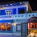 Que Pasa Aruba: Eclectic Art Gallery Restaurant in Oranjestad