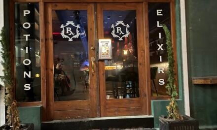 Apotek Speakeasy Aruba: The Island’s Most Unique Cocktail Bar (2026 Guide)