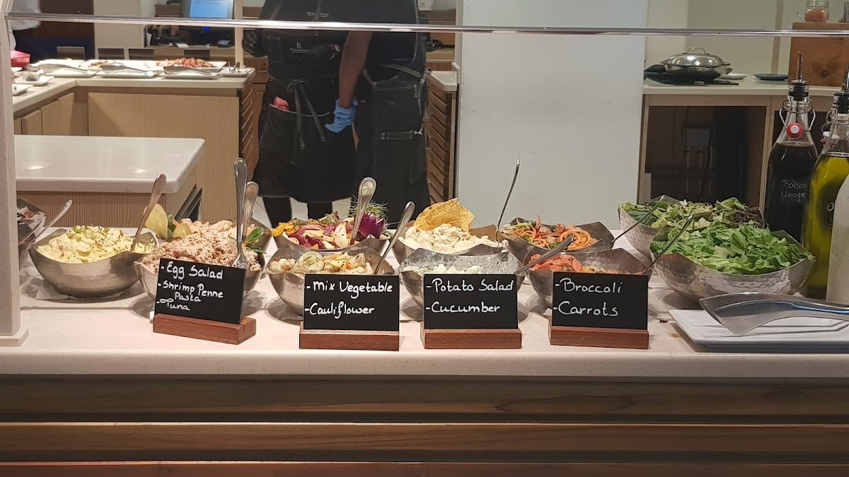 Aquarius Aruba marina views Oranjestad harbour dining