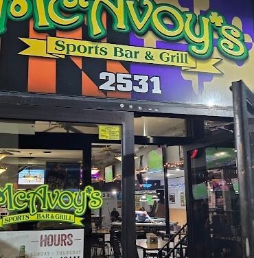 Carlitos Caribbean Sports Bar & Grill Aruba: Palm Beach Dining Guide 2026