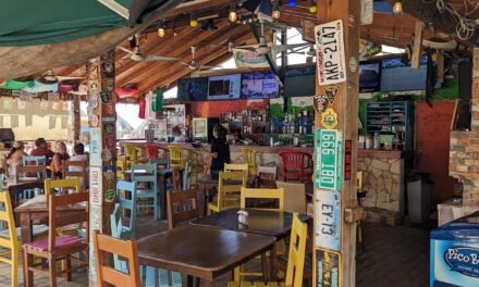 Carlitos Caribbean Sports Bar & Grill Aruba: Palm Beach Dining Guide