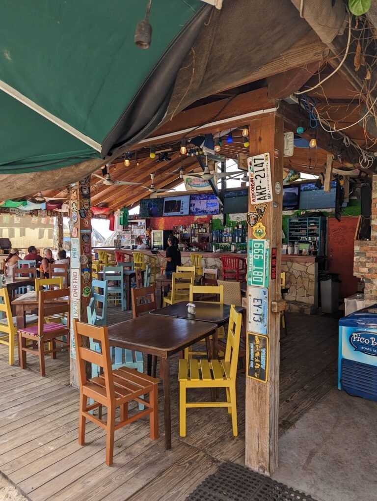 Carlitos Caribbean Sports Bar & Grill Aruba: Palm Beach Dining Guide