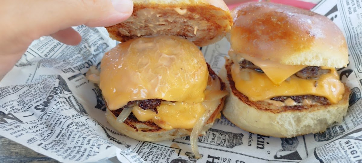 Fat Tuesday Aruba bar atmosphere outdoor Palm Beach Caribbean Sea