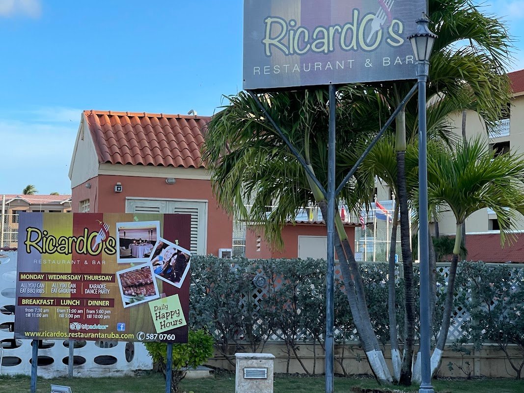 Ricardo's Restaurant Bar Aruba beachfront dining Manchebo