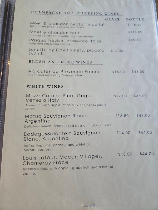 Wacky Wahoo's Aruba food burgers fish tacos