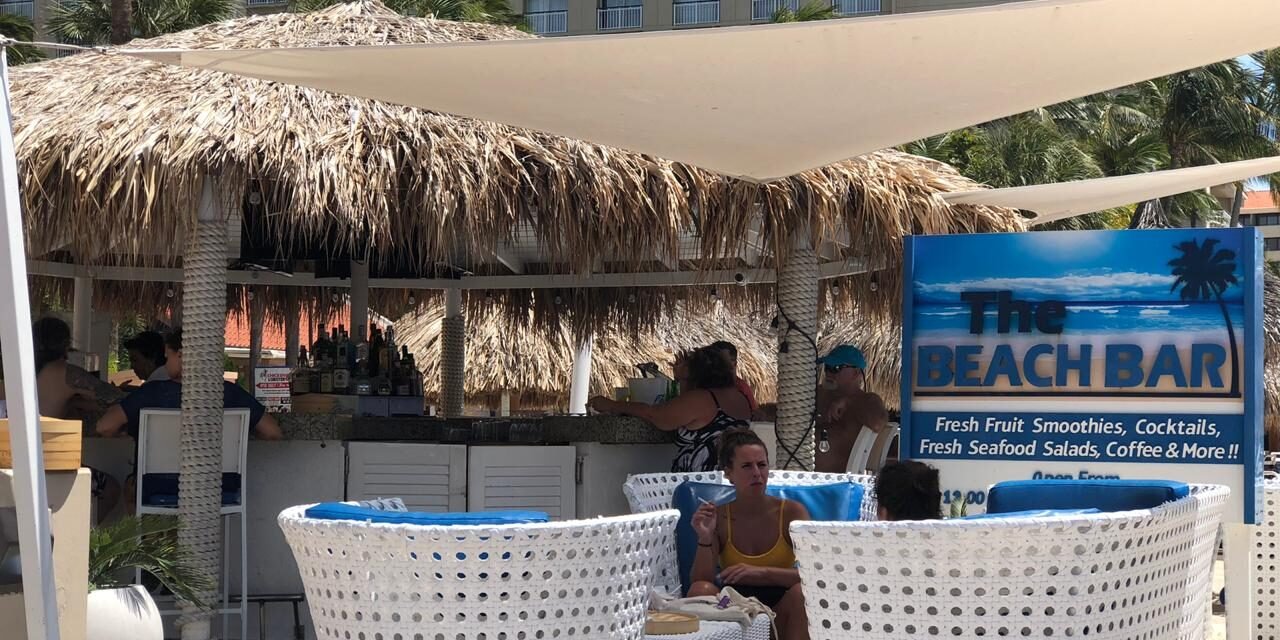Amare Beach Bar Aruba: Cocktails Steps from Palm Beach Sand
