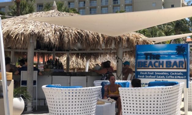 Amare Beach Bar Aruba: Cocktails Steps from Palm Beach Sand