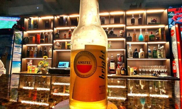 Arena Sportsbar & Grill Aruba: Cold Beers in San Nicolas