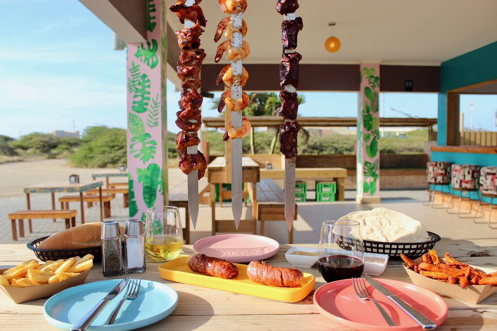 Camara De Lobos Skewered Patio interior and atmosphere