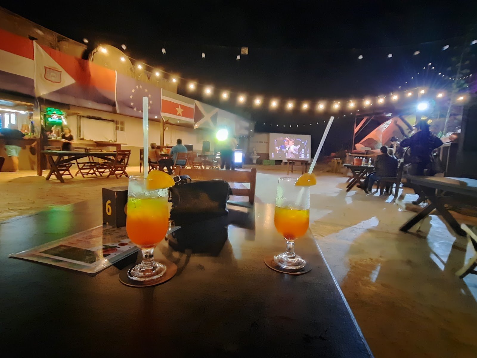 Casibari Café and Grill ambiance