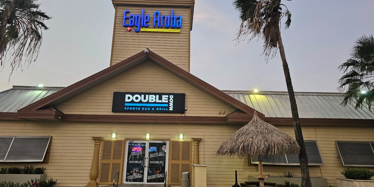 Double Down Sports Bar Aruba: Big-Screen Sports & Pub Food