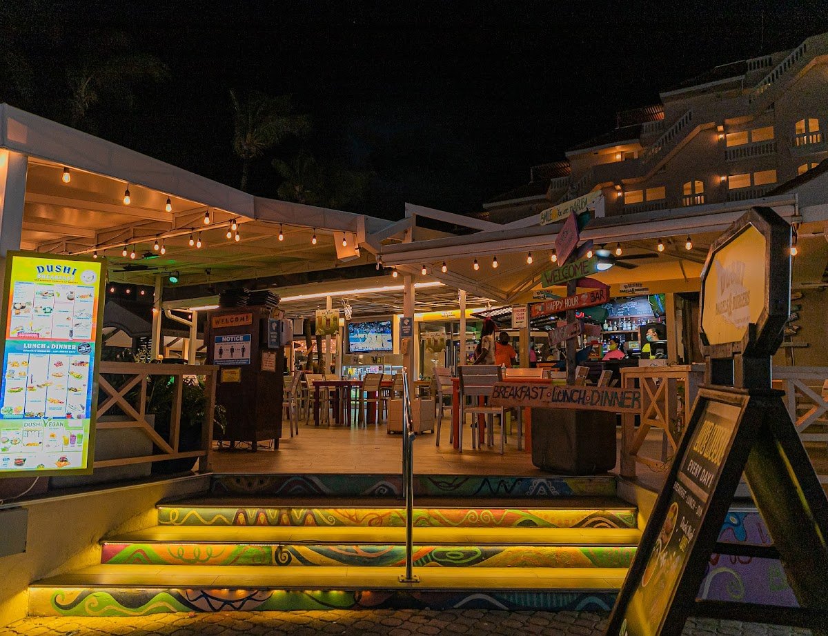 Dushi Bagels & Burgers dining experience