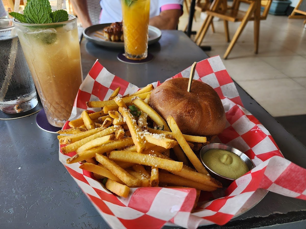 Gianni's Restaurant dining experience