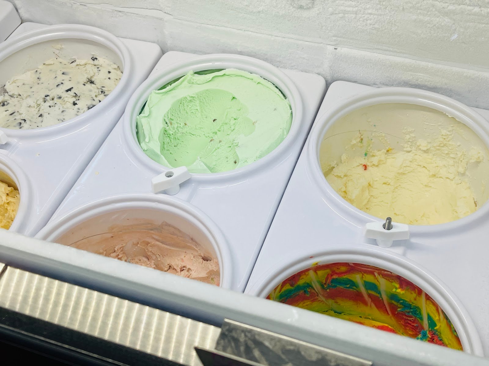 Joyful Ice Cream interior