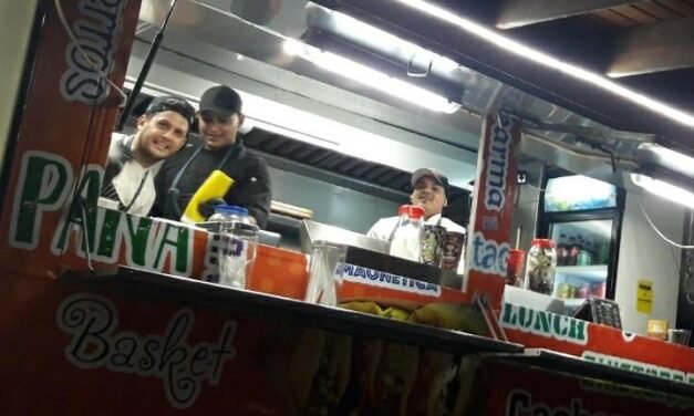Julio’s Corner Aruba: Local Food Truck at Eagle Bowling Palace