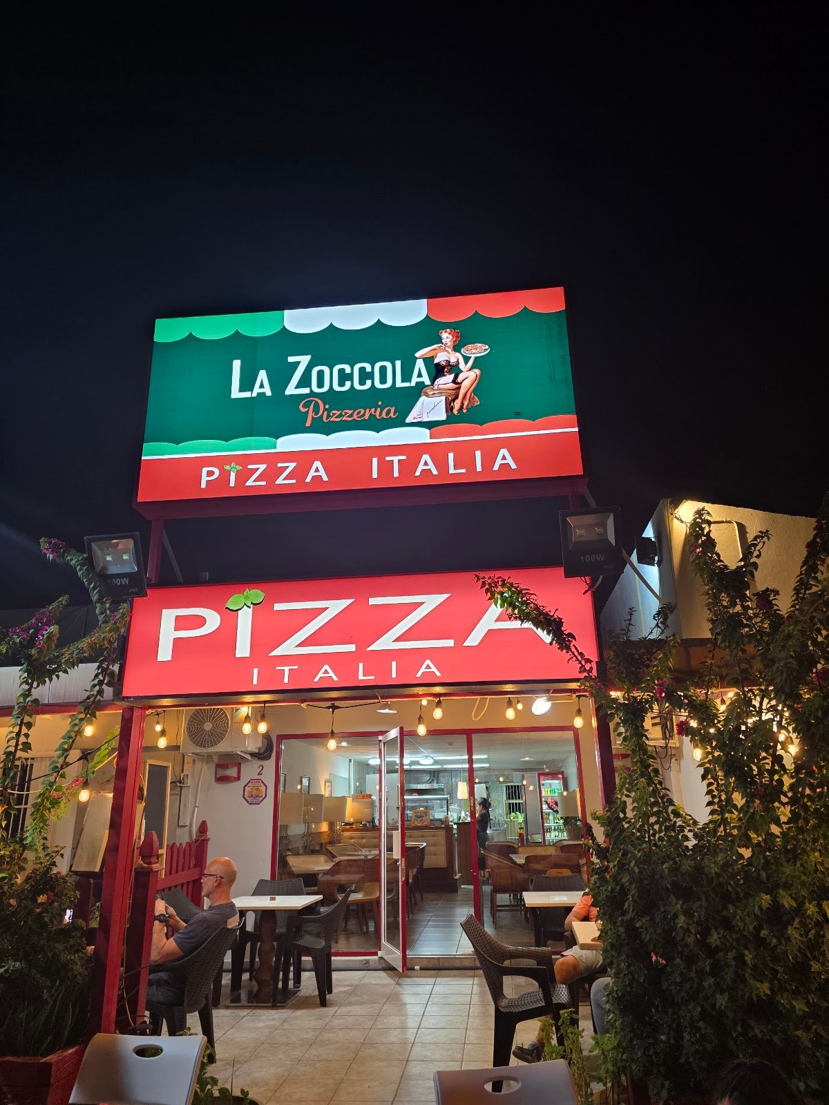La Zoccola Aruba Pizzeria signature dishes