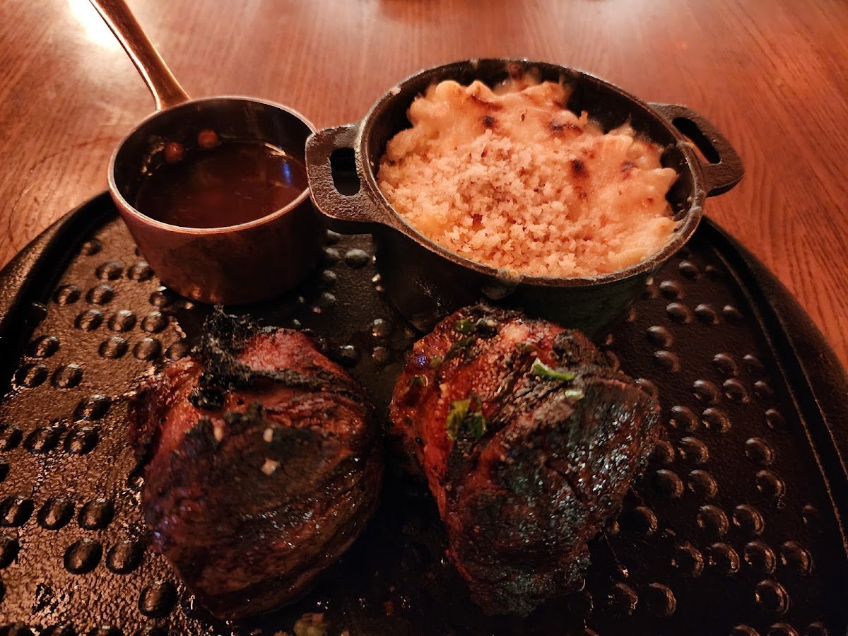 L.G. Smith's Steak & Chop House signature dishes