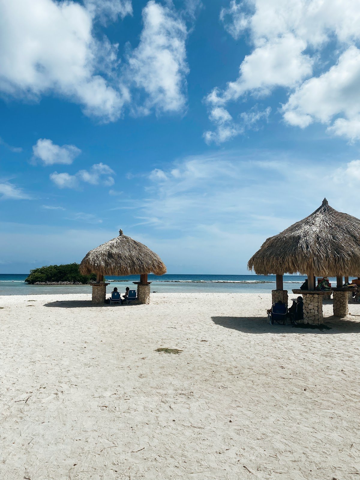 Mangel Halto Beach dining experience