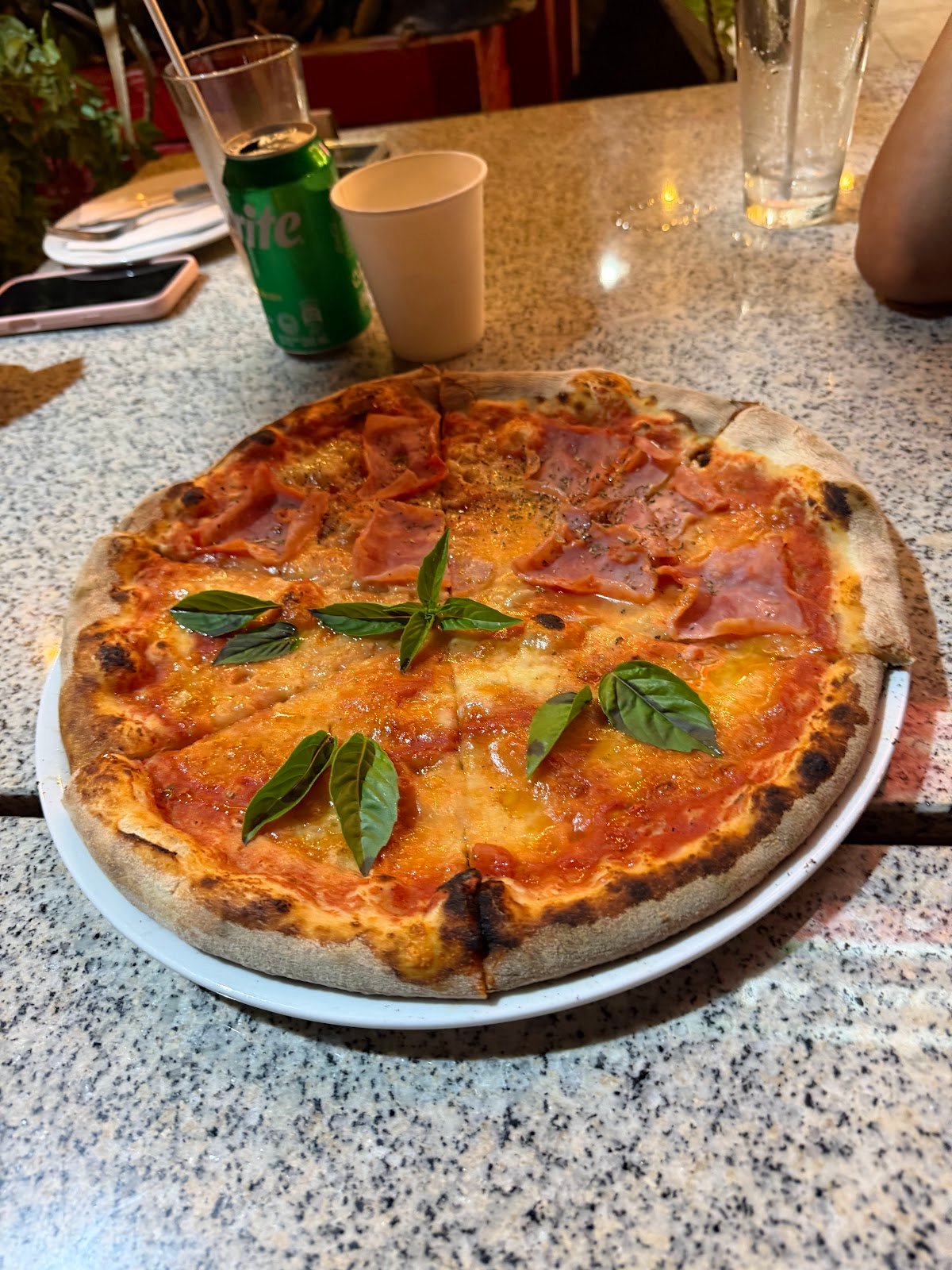 Napoli Gourmet interior and atmosphere