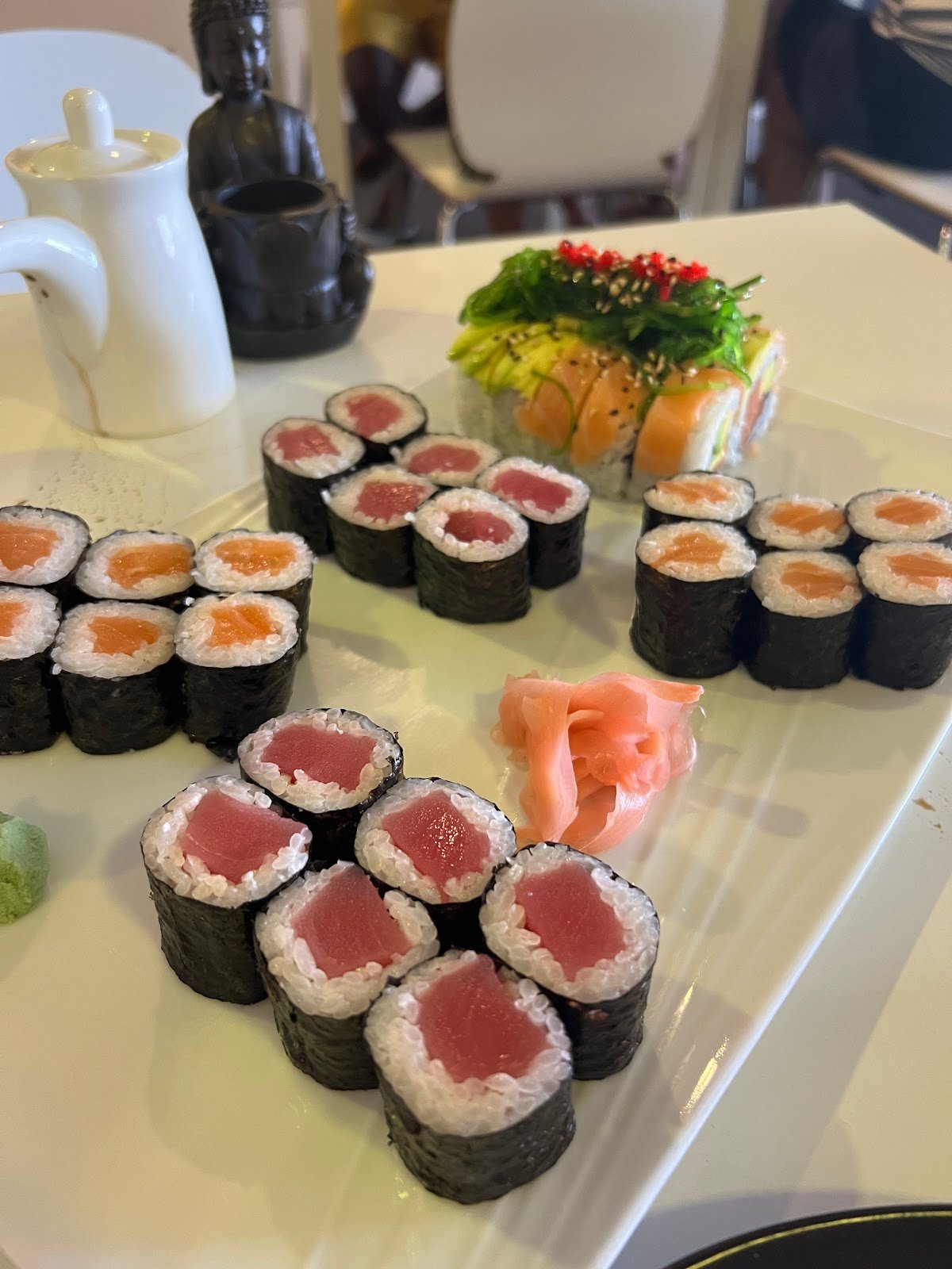 Nikkei Sushi Bar dining