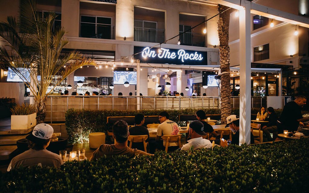 On The Rocks Aruba: Craft Kitchen & Bar at The Cove Mall