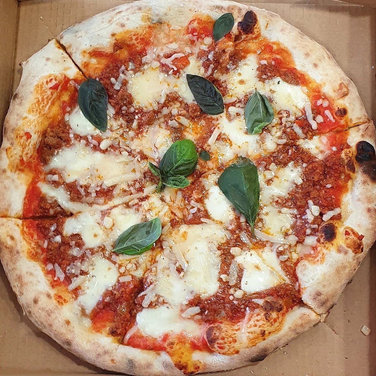 Pizza Italia interior and atmosphere