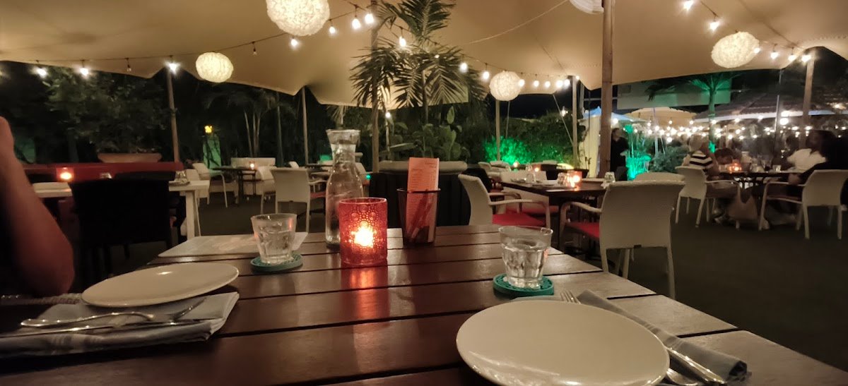 Quinta del Carmen Aruba historic mansion courtyard with twinkling lights