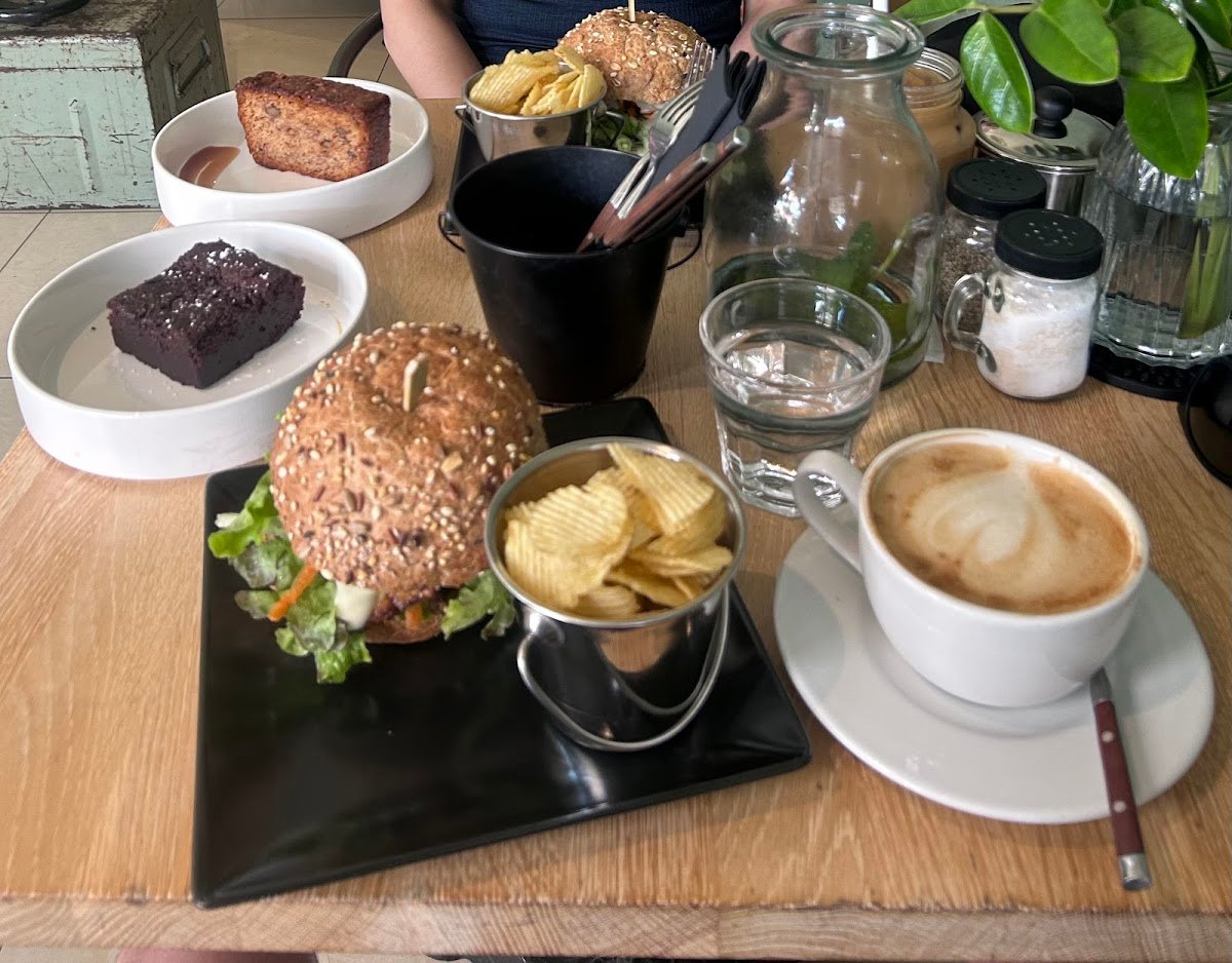 SANTOS Coffee With Soul (Oranjestad) interior and atmosphere