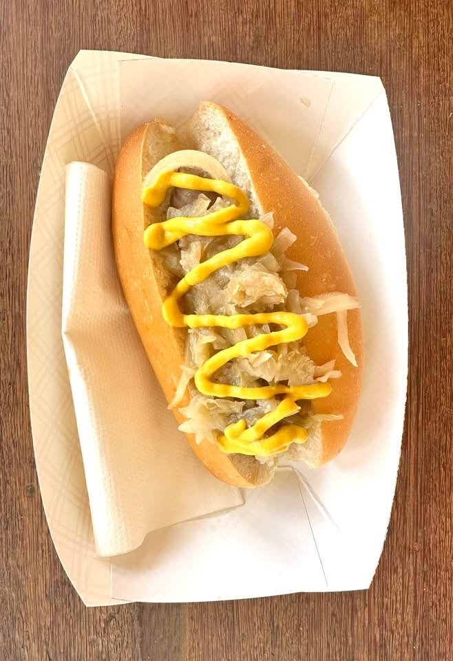 Scott's Brats food and drinks