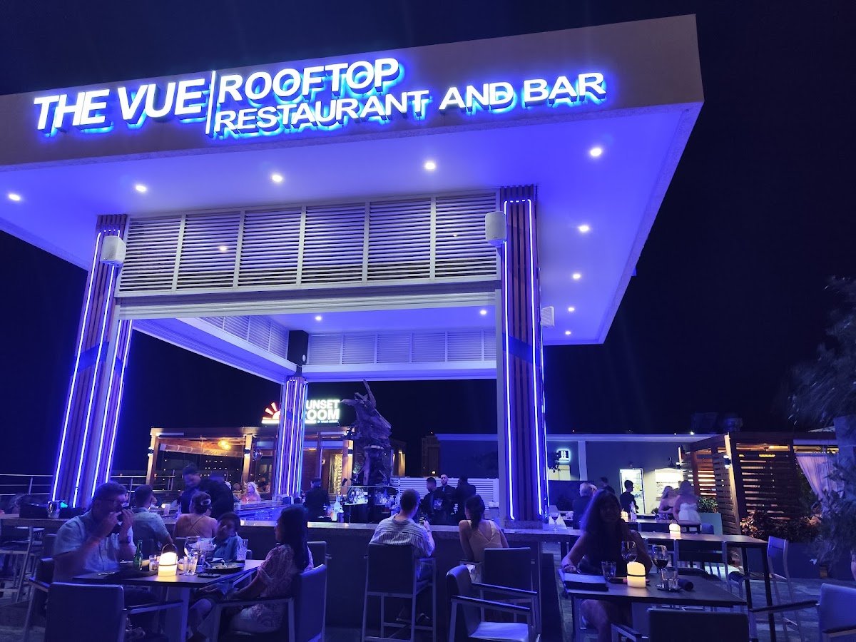 The Vue Rooftop Aruba interior and atmosphere