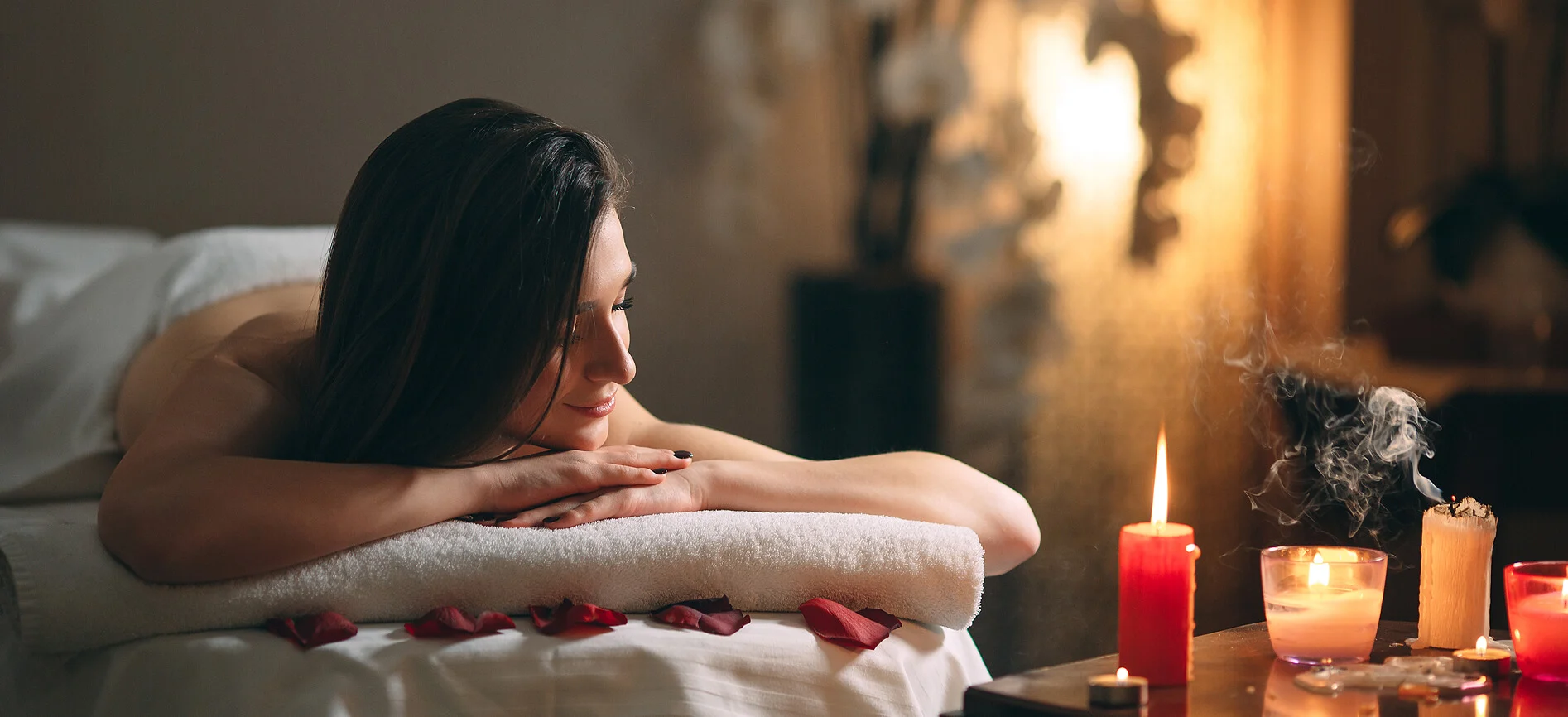 Deep Aura massage with deeper pressure in an Aruba hotel room